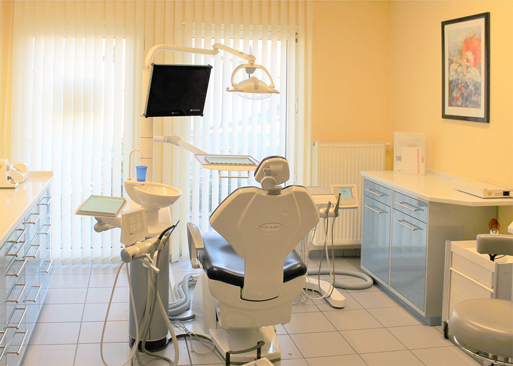 Wartebereich der Zahnarztpraxis Arnold in Donnersdorf